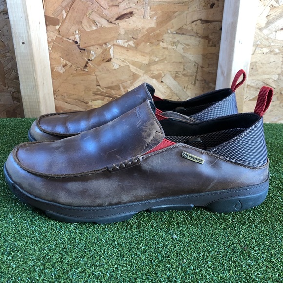 olukai waterproof shoes